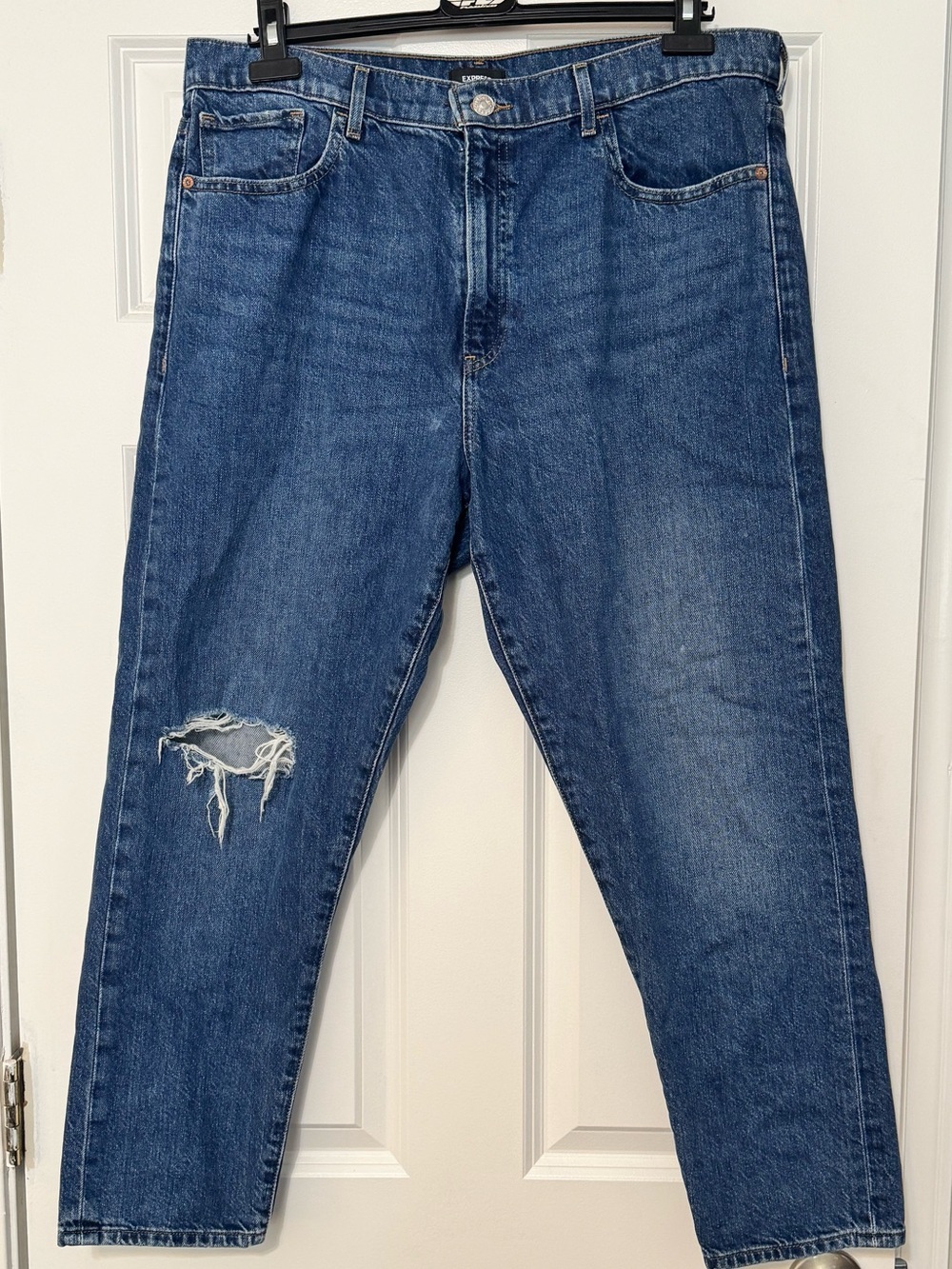 Women’s Express High Rise Tapered Ankle Ripped Medium Blue Wash Denim Jeans 14R